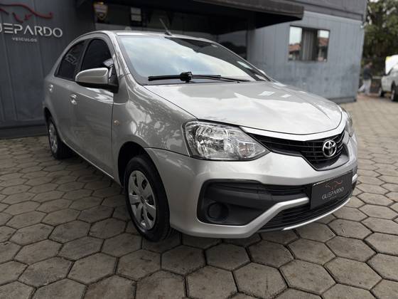 TOYOTA ETIOS 1.5 XS SEDAN 16V FLEX 4P AUTOMÁTICO TOYOTA ETIOS 1.5 XS SEDAN 16V FLEX 4P AUTOMÁTICO